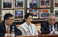 第十四次上合组织成员国最高法院院长会议的参会代表，乌兹别克斯坦最高法院院长卡米洛夫（右）。